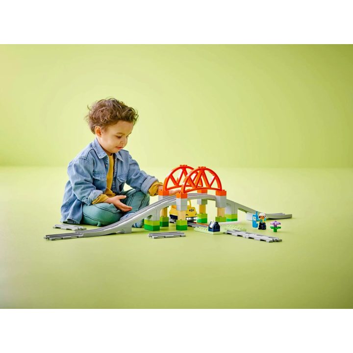 LEGO DUPLO TOWN 10426 Bridge and railway tracks - expansion set