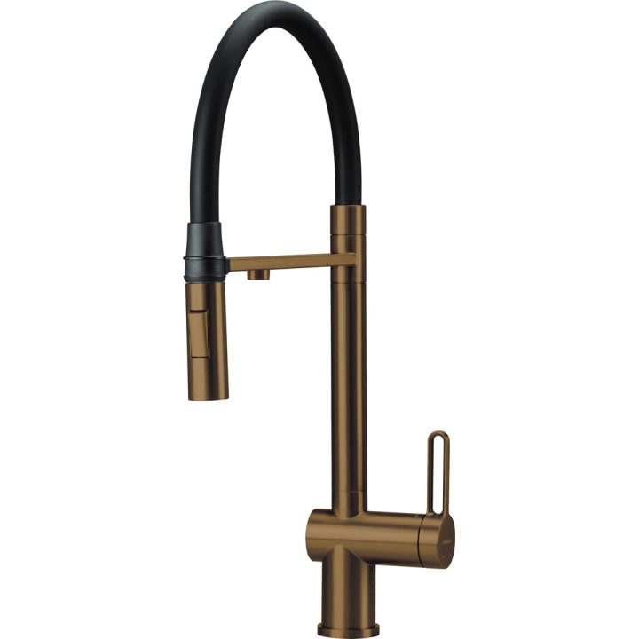 Kitchen faucet with filter and flexible spout