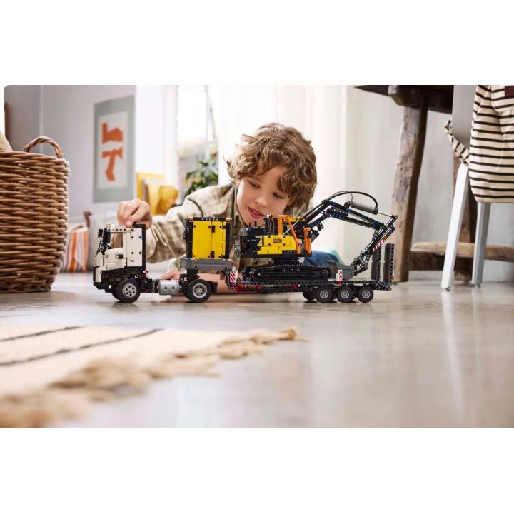 LEGO TECHNIC 42175 Volvo FMX Truck & EC230 Escavatore elettrico