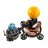 LEGO TECHNIC 42179 Pianeta Terra e Luna in orbita