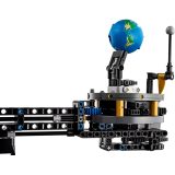 LEGO TECHNIC 42179 Pianeta Terra e Luna in orbita