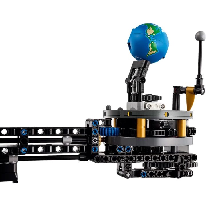 LEGO TECHNIC 42179 Pianeta Terra e Luna in orbita