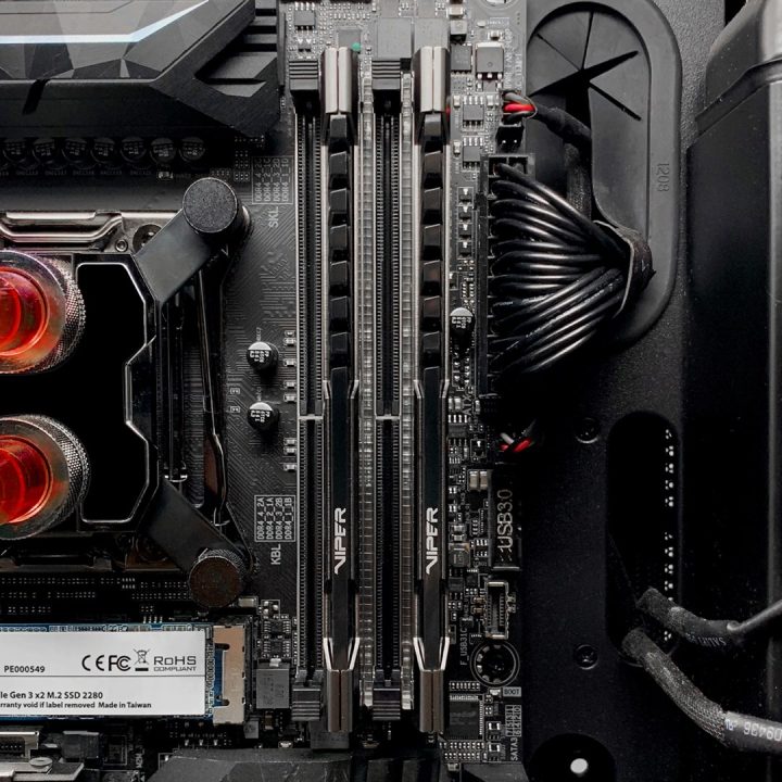 Patriot Memory Viper Steel PVS48G360C8 modulo di memoria 8 GB 1 x 8 GB DDR4 3600 MHz