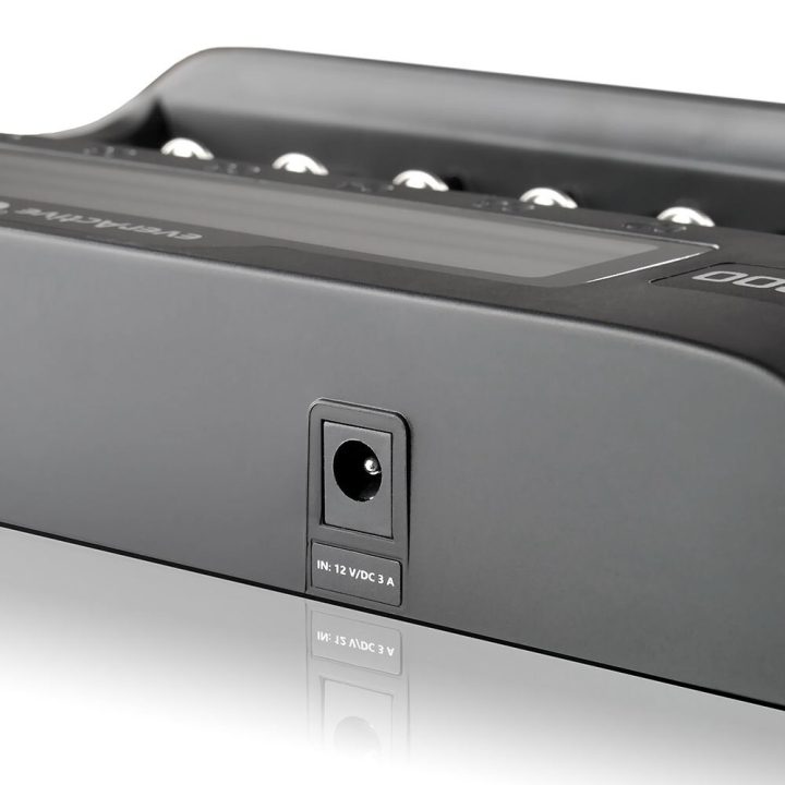 Caricabatterie per batterie cilindriche Li-ion e Ni-MH everActive UC-800