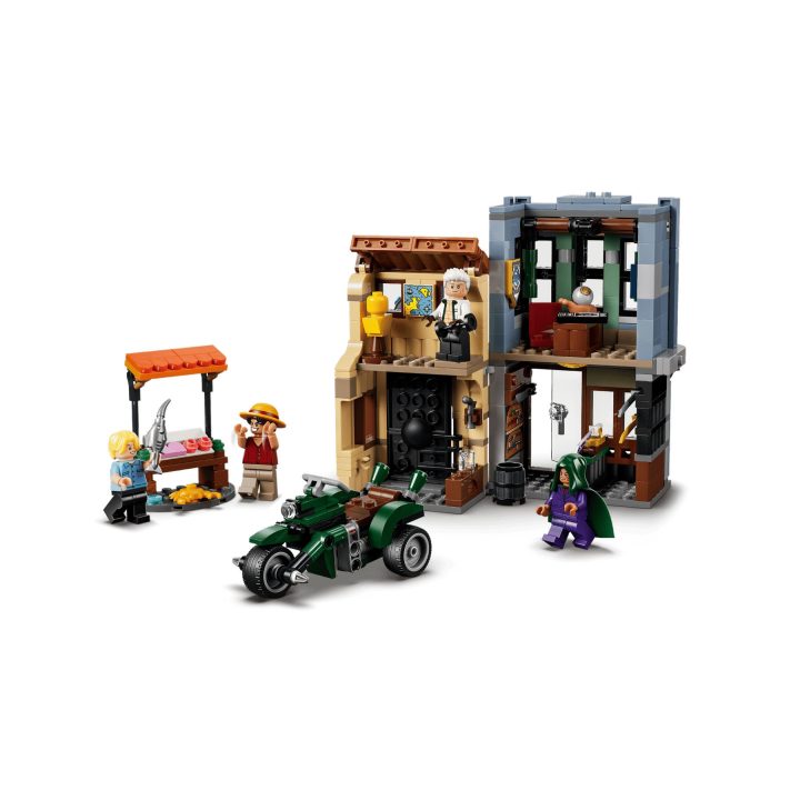 LEGO ONE PIECE 75642 Showdown with Captain Smoker