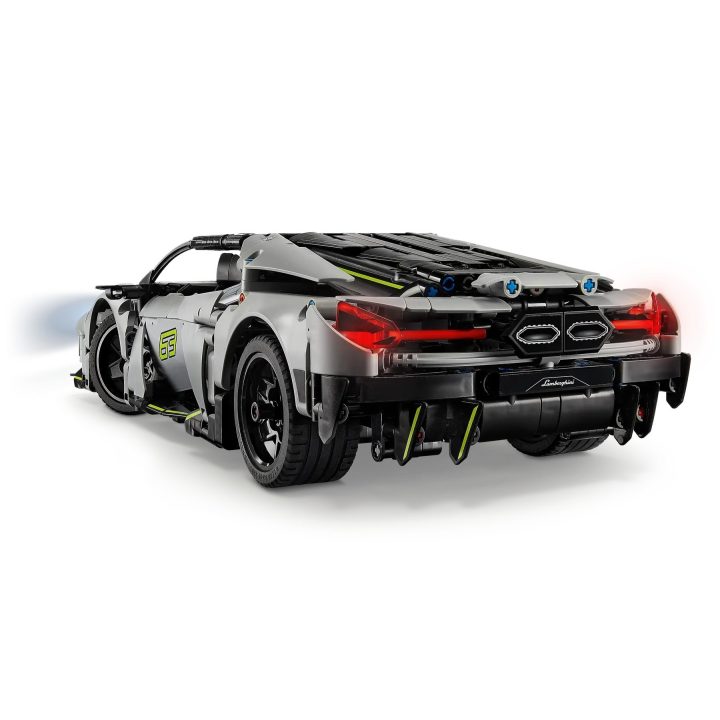 LEGO TECHNIC 42214 Lamborghini Revuelto