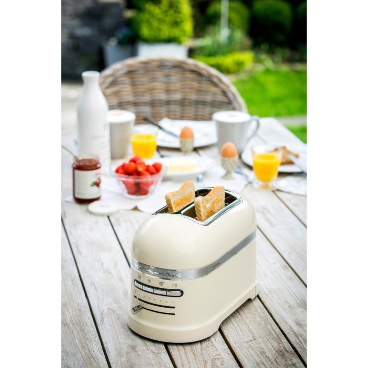KitchenAid 5KMT2204EAC 7 2 fetta(e) 1250 W Crema