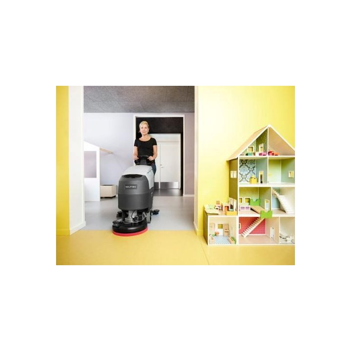 NILFISK Cleaning machine powered by gel batteries 9087390020