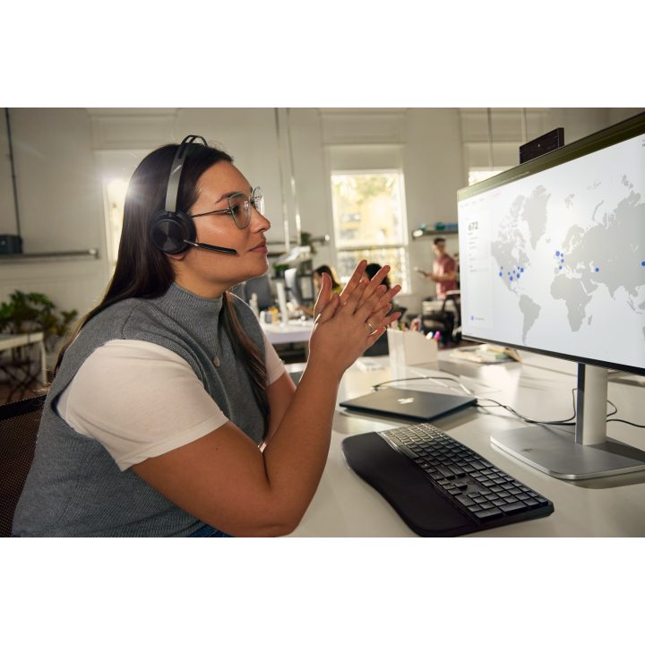 HP Poly Voyager Focus 2-M USB-C-C Headset USB-C/A Adapter Charging Stand