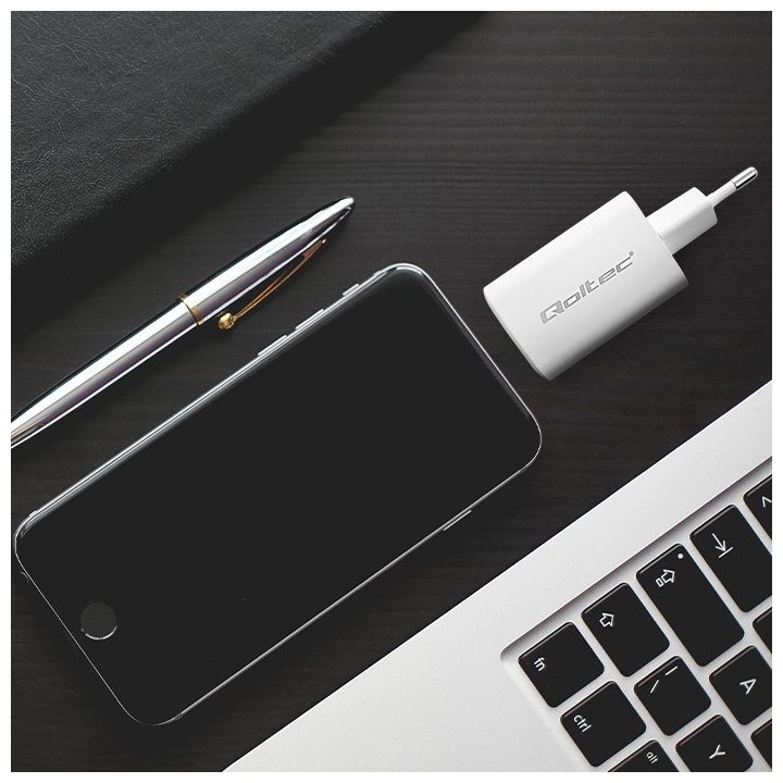 Qoltec 50765 mobile device charger Laptop Portable gaming console Power bank Smartphone Smartwatch Tablet White AC Fast charging