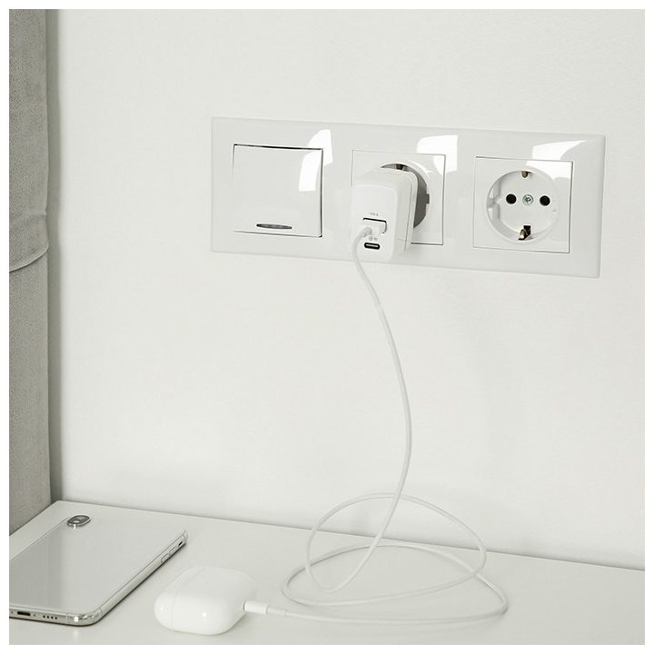 Qoltec 51825 GaN 45W charger| 5-20V | 1.5-3A | 1 x USB-C PD | 1x USB QC 3.0 | White