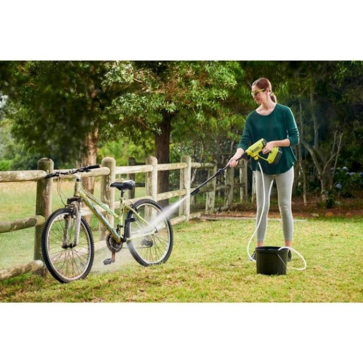 RYOBI RY18PW22A-0 cordless pressure washer