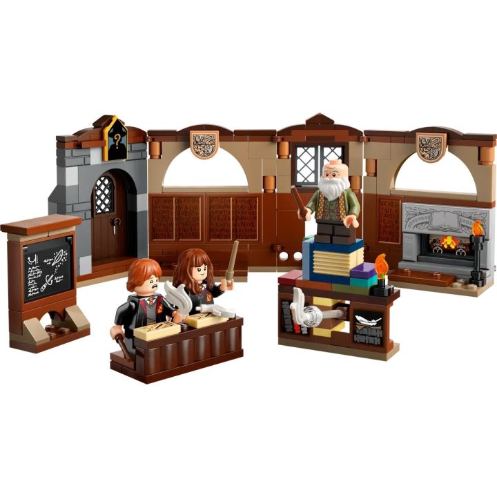 LEGO HARRY POTTER 76442 Hogwarts Castle - Charms Class