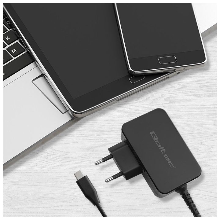 Qoltec 52386 GaN POWER PRO charger | 1xUSB-C | 65W | 5-20V | 3-3.25A | Black
