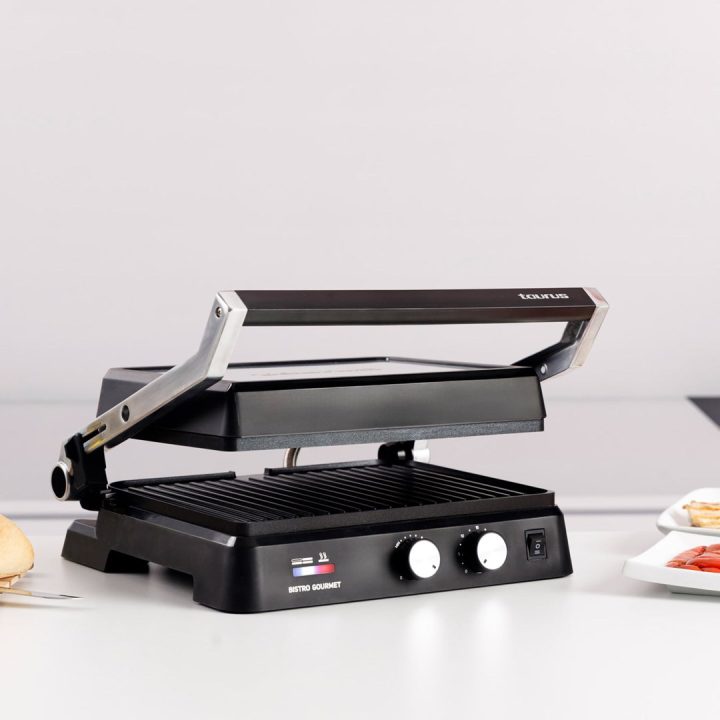 Taurus Bistro Gourmet 2600 W 2-in-1 contact grill
