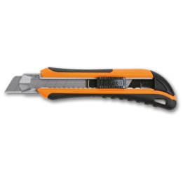 Beta 1771BM Cutter 18mm fornito con 6 lame 017710050