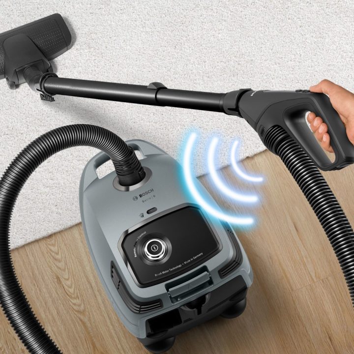 Bosch Serie 6 BGB6X330 vacuum 4 L Cylinder vacuum Dry 600 W Dust bag