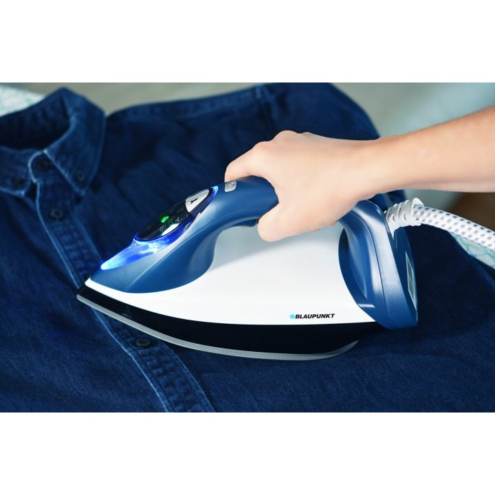 Blaupunkt SSP701 Steam ironing station 3200 W 1.5 L Ceramic soleplate Black Blue White