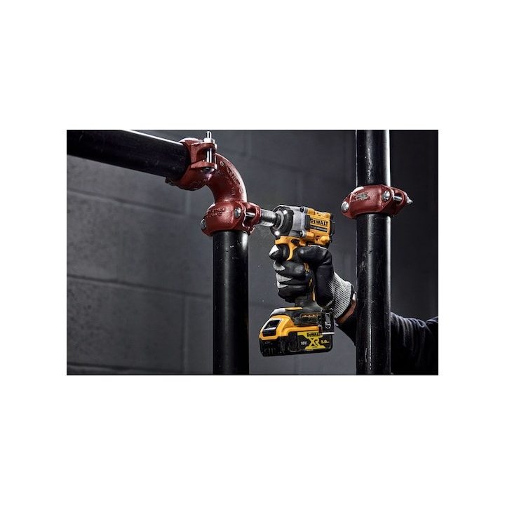 DeWALT DCF922P2T-QW power wrench 2500 RPM 610 N·m
