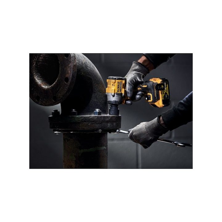 DeWALT DCF922P2T-QW power wrench 2500 RPM 610 N·m