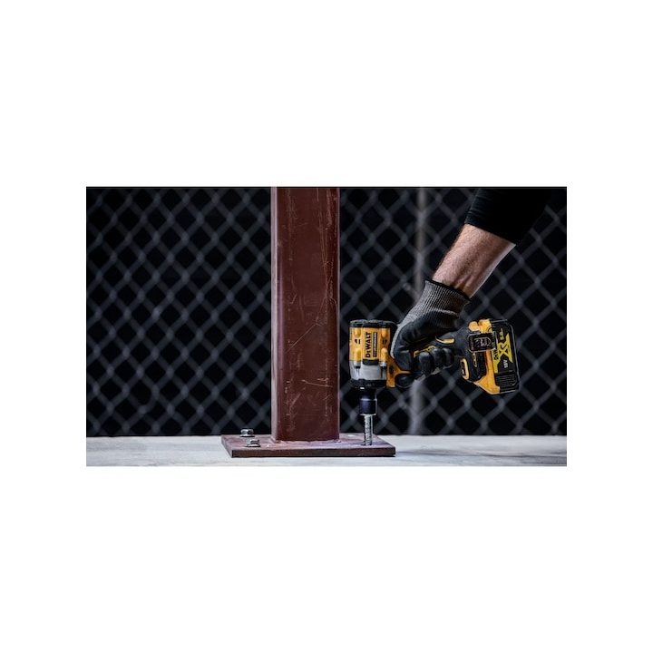 DeWALT DCF922P2T-QW power wrench 2500 RPM 610 N·m