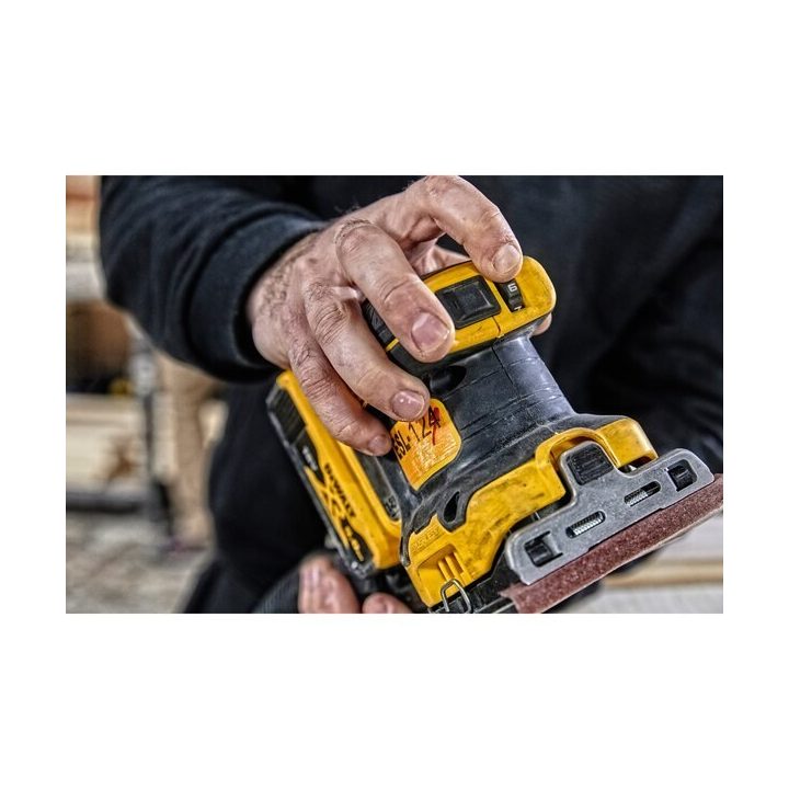 Random orbital sander 18V DCW200NT DEWALT 13500 OPM Black Yellow