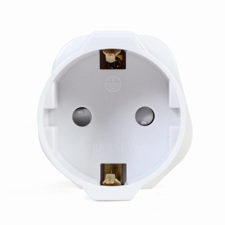Gembird A-AC-EUFUKM-01 AC power adapter EU Schuko socket to UK plug 13 A