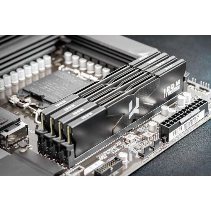 Goodram IRDM DDR5 IR-5600D564L36/32G memory module 32 GB 1 x 32 GB 288-pin DIMM